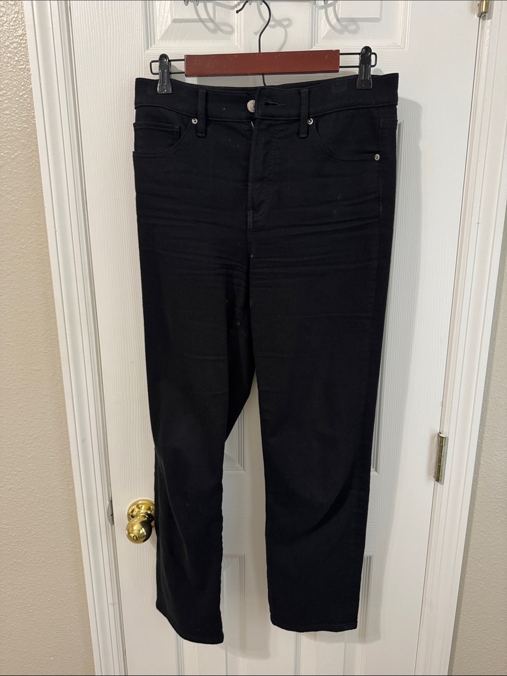Express Women's Straight Leg Jeans in Black